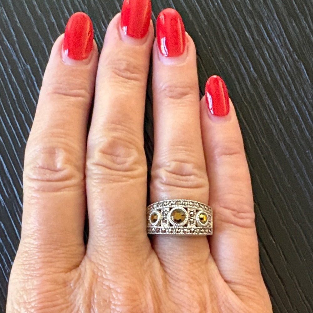 Judith Jack Silver and Gold Accent Ring / Size 6 / Stamped JJ 925